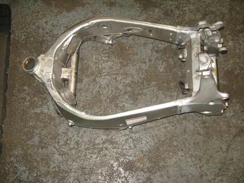 Suzuki gsxr 600 srad frame - gsxr,